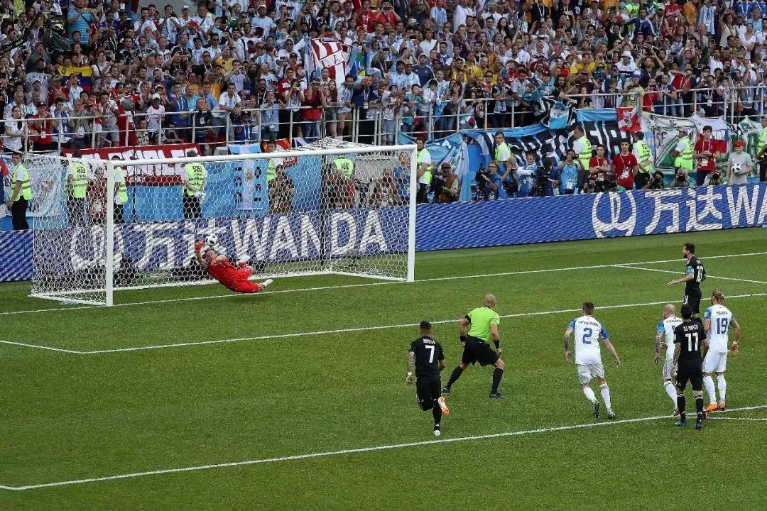  法甲黑马昂热五轮不败，冲击欧战席位势头强劲  