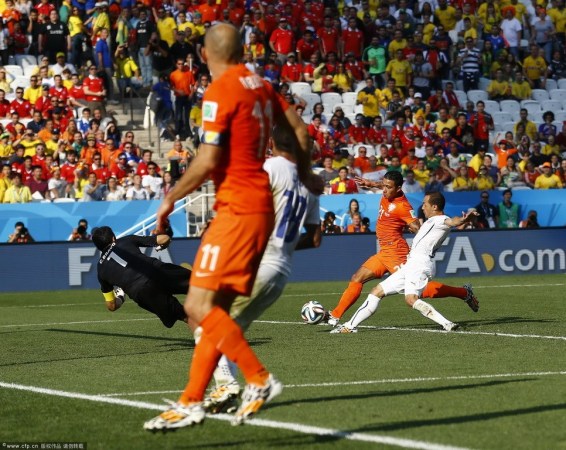  阿雅克肖边路突破犀利，传中助攻锁定胜局